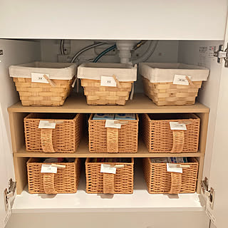 見た目も収納力もよし♪3COINSのバスケットでお部屋がすっきり