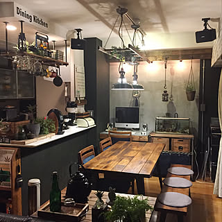 味わい深いテイスト♡インダストリアルスタイルのお部屋
