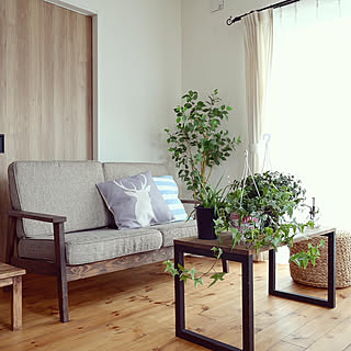 使い勝手のいいサイズ感で人気！2人掛けソファカタログ