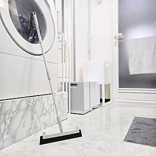 効率よく掃除してきれいをキープ！床にホコリがたまらないようにする工夫