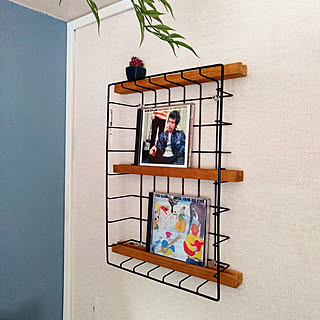 DIYにも使える！セリアの「インテリアウォールバー」活用アイデア