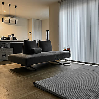 お部屋づくりに迷ったら試してみてほしい！上品で落ち着きのあるグレーインテリアの実例紹介