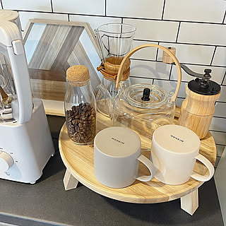 コーヒータイムがもっと充実する！実用的でディスプレイにもなる、コーヒーグッズの収納アイデア10選