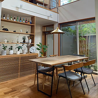 「無垢材×布地×アイアンの、長く座っても疲れにくいアームチェア」 by sznoieさん