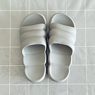 【みんなが選んだ!】買ってよかった♪「3COINSのスリッパ」3選