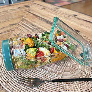 「パカッと開いて食べやすい！液漏れも防ぐ天才設計のサラダポット 」by adamo さん