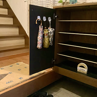 玄関をすっきりと片付けるために☆傘の収納にアイデアをプラス