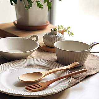 【RoomClipが選んだ厳選3選】「お気に入りの器」がテーマの素敵な投稿実例