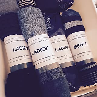 いろいろなアイテムを使って賢くしまう☆マフラーやストールの収納方法