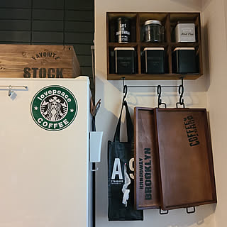 立てる寝かせる、それとも？みんなのトレイ収納実例10選