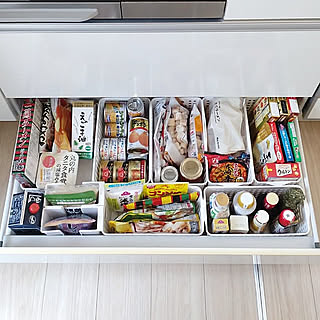 ムダ買い防止にも!食品と日用品を賢くしまうストック収納術7選