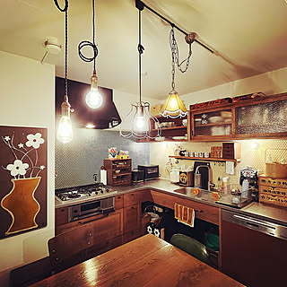 レトロな空間を現代で楽しむ。温かみと懐かしさを感じる、古民家風インテリアの実例6選