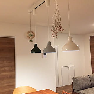 ナチュラルな明かりで空間を照らす。無印良品の照明でつくる心地よい暮らしの時間