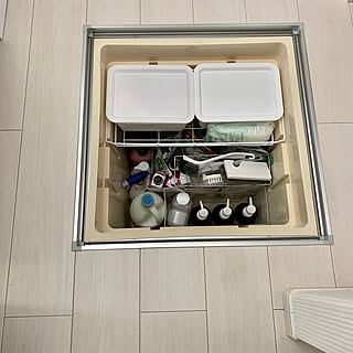 床下収納はどうやって使う?部屋が片付く収納の実例10選