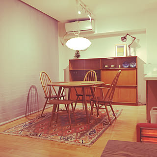 織物で味わう遠い異国の歴史と文化。オールドキリムのある空間10選