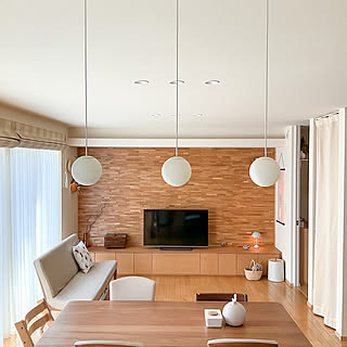 少しでも余裕を感じられる空間で、心地よい日常を。お部屋を広く見せるための工夫10選