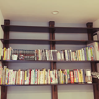 DIYでお家に一番合ったシェルフを。手作り本棚・収納棚の実例10選