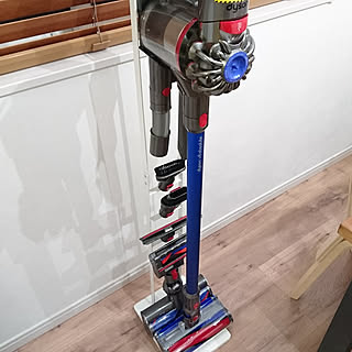 【RoomClipショッピングで買える！】省スペースに収納！山崎実業「towerコードレスクリーナースタンド」の活用実例5選