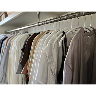 ズレない・省スペース・きれいなシルエットをキープ！衣類収納の救世主「MAWAハンガー」