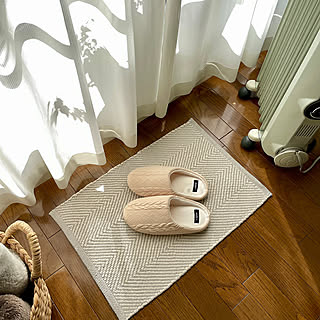 【RoomClipが選んだ厳選3選】「わが家のルームシューズ」がテーマの素敵な投稿実例