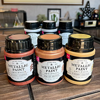 塗料をお探しならダイソーへ！DIY好きさんを魅了するラインナップをご紹介