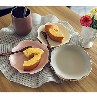 ナチュラルで今っぽいお部屋づくりの味方。セリアで見つけたくすみカラーアイテム特集