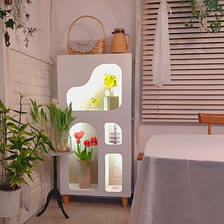 暖かな気持ちとやすらぎのある暮らしを。花のあるお部屋の風景6選