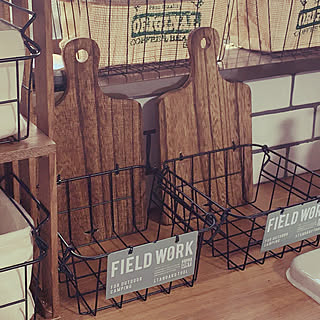 「結束バンド固定で完成♪サクッと作れるウッド×アイアンの小物入れ」 by naoさん