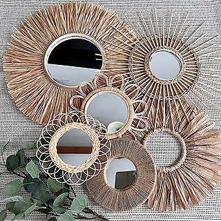 洋書風ブックも格子窓作りもおまかせ♪セリアのアイテムを使ったDIYで海外風インテリア