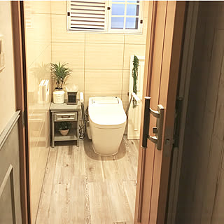 トイレの床はこうして見栄えよく♡清潔感も感じられる実例