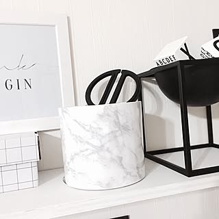カッティングシートで手軽に高級感をプラス♪YukIさん流、小物入れアレンジ術 ［連載: 10分でできる100均リメイク］