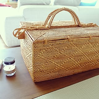 ナチュラルさが決め手♪バスケットを使ったメイク道具収納