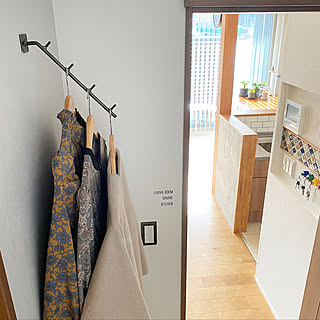 【RoomClipが選んだ厳選3選】「コートハンガー」がテーマの素敵な投稿実例