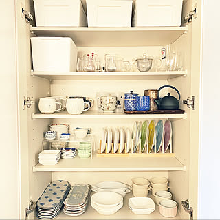 限られたスペースでも収納は増やせる♪お皿を省スペースでしまう10の工夫