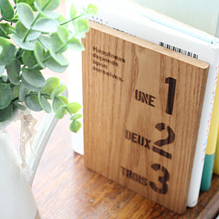 使えるブックスタンドを見つけた♡セリアのブックスタンド活用アイデア