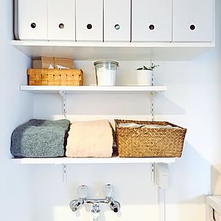 センスよく使いやすく♪ 洗面所の吊り戸棚・活用アイデア