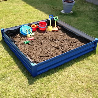 公園よりもおうちがいい♪安全で清潔に遊べるおうち砂場の作り方