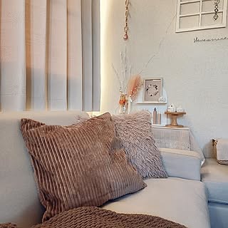 素材・柄・テイストなど種類豊富でインテリアのアクセントにぴったり♡ダイソーのクッションカバーをご紹介