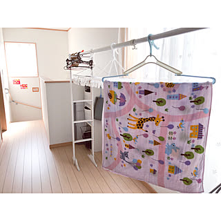 大きなバスタオルをすっきり干す！使いたいアイテム＆アイディア