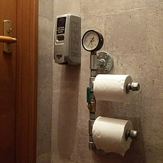 生活感なくインテリア性アップ☆トイレットペーパーホルダーのDIYアイデア