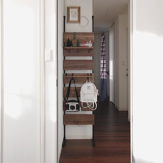 【みんなの口コミ拝見！】人気の突っ張り収納「ウォールシェルフ WALF」