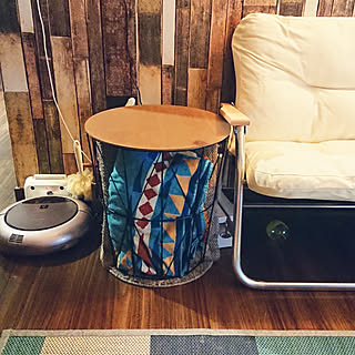 使いやすいのにインテリアの邪魔もしない！ブランケットの置き場所アイデア