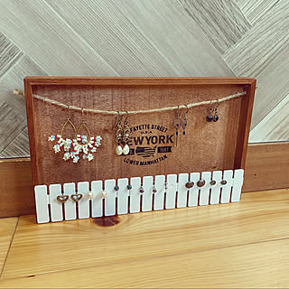 「カフェトレーでDIY！すっきりおしゃれなピアス管理が叶う見せる収納」 by reahさん