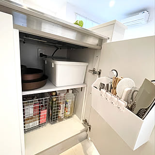 キッチンの使い勝手アップ♪シンク下収納に活躍するセリアのアイテム