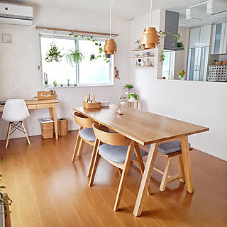 使う色で雰囲気を変える！カラーごとにチェックする北欧ダイニング実例