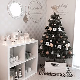 クリスマスツリーのベストポジション、見つけませんか?