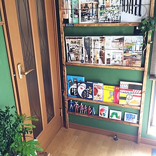 いつも読む雑誌もインテリアに♪みんなに見せたくなる本棚にしよう