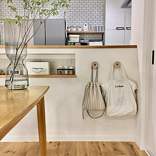 定位置を作ってプチストレスから解放♪普段使いカバンの置き場所アイデア