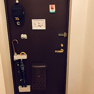 「アートを楽しむ防犯対策♪玄関の覗き穴をさりげなく隠す方法」 by limegreenさん