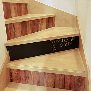 もっと自由に楽しむ!階段の可能性が広がるDIYアイデア